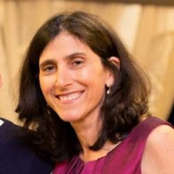 Dr. Ilana Wright, 诺姆中心医生